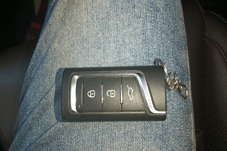 广汽传祺 传祺GS4 2018款 235T 自动两驱至尊版中控内饰7001