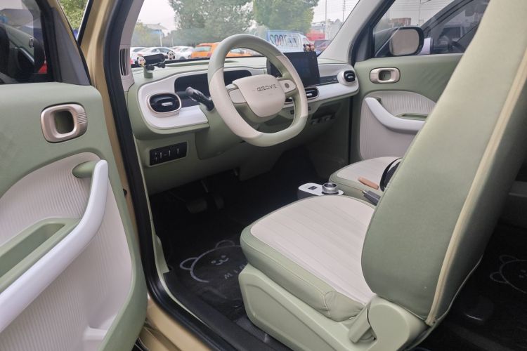 吉利银河 2025款 210km 熊猫骑士中控内饰20