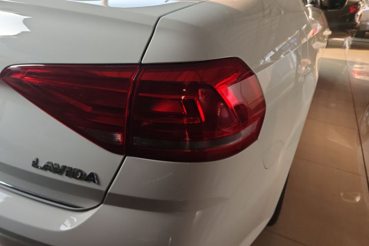 大众 朗逸 2017款 1.6L 手动舒适版车身外观6001