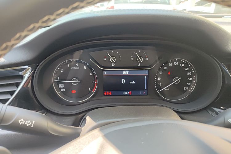 别克 君威 2024款 25T 超享版中控内饰14