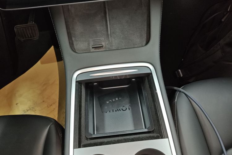 特斯拉 Model Y 2021款 标准续航后驱版局部细节18