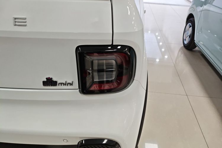 吉利银河 2025款 210km 熊猫卡丁车身外观9