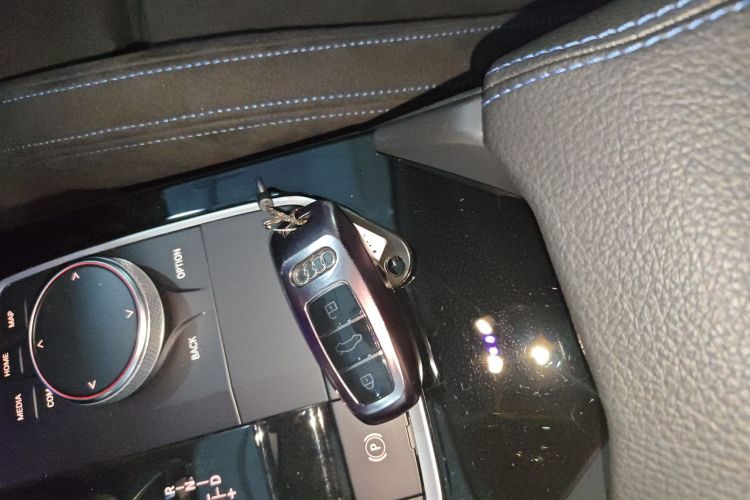 宝马2系(进口) 2021款 225i 四门轿跑车 M运动曜夜套装中控内饰7001