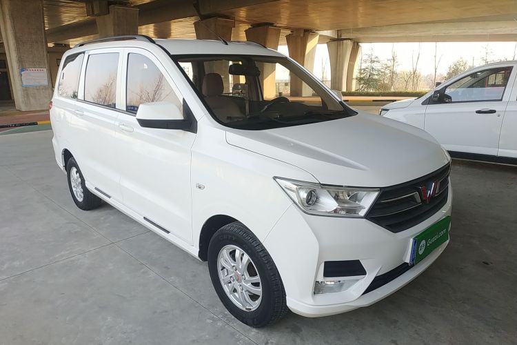 五菱汽车 五菱宏光 2021款 1.5L S标准型LAR车身外观3