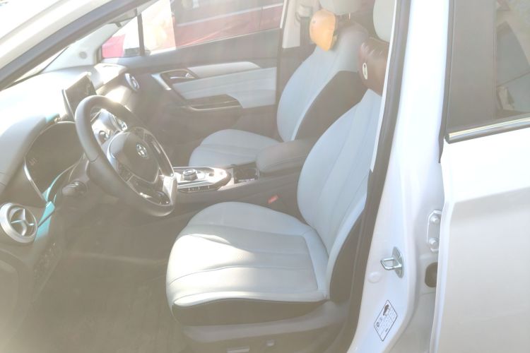 北京汽车 北京EU5 2018款 R550 智潮版中控内饰19