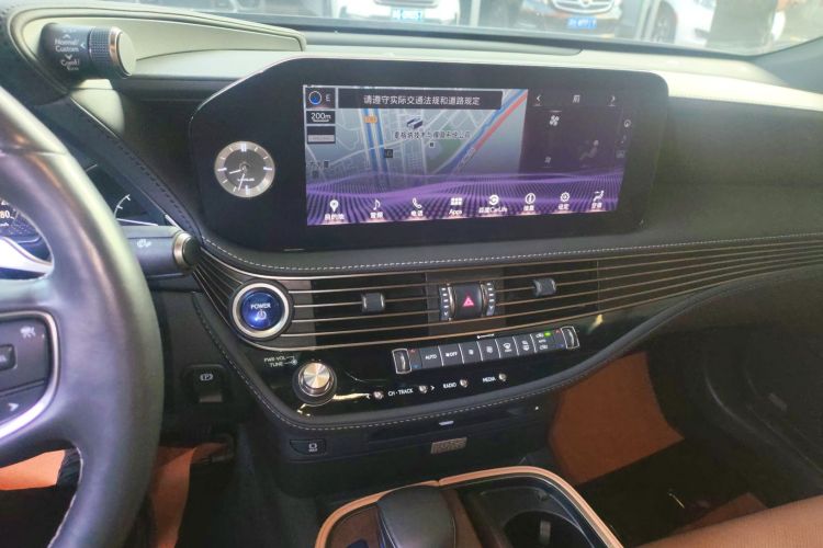 雷克萨斯LS 2021款 500h 卓越版局部细节16