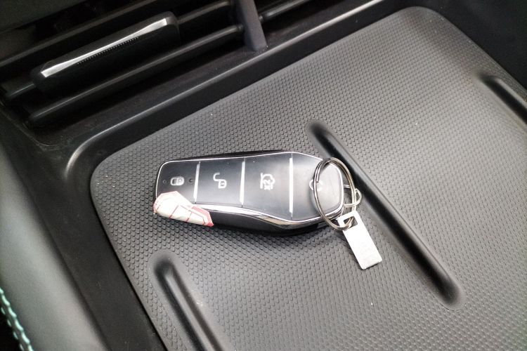 比亚迪 海豹06新能源 2024款 DM-i 80KM尊贵型中控内饰7001