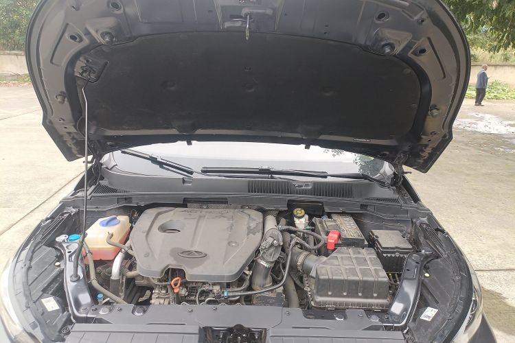 奇瑞 艾瑞泽5 PLUS 2021款 小AI 1.5T CVT享PLUS机舱底盘24