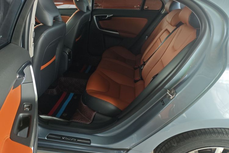 沃尔沃S60 2018款 S60L T3 智进进取版中控内饰7004