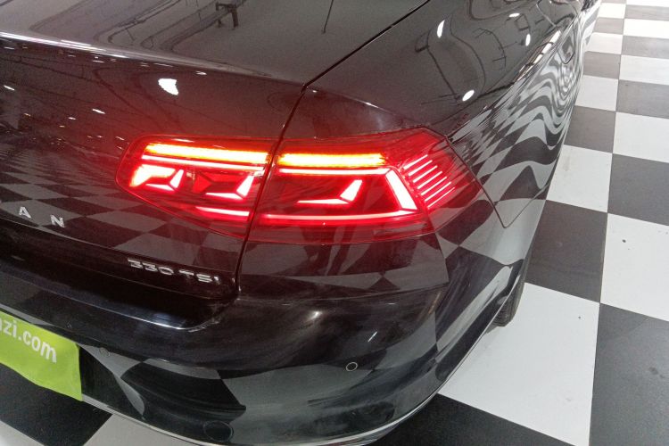 大众 迈腾 2020款 330TSI DSG 豪华型车身外观9