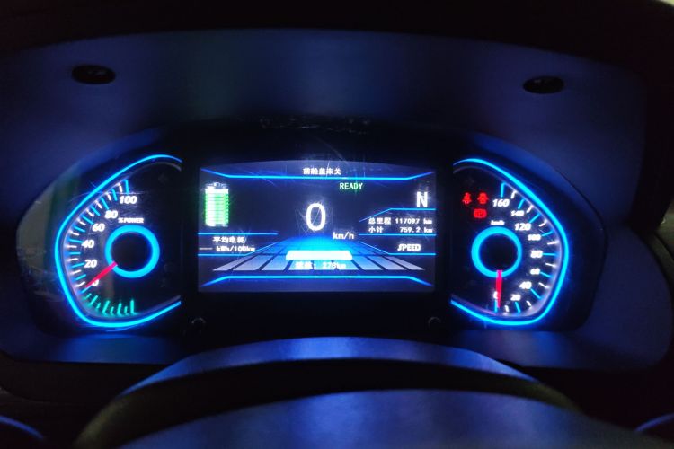 北汽新能源EX 2018款 EX360 新尚版中控内饰14