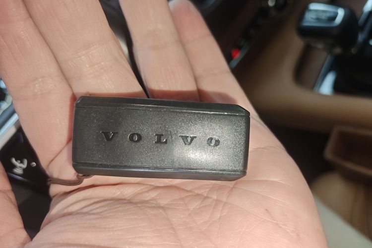 沃尔沃XC90 2018款 T6 智尊版 7座中控内饰11