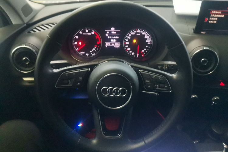 奥迪A3 2019款 Limousine 35 TFSI 进取型 国VI中控内饰13