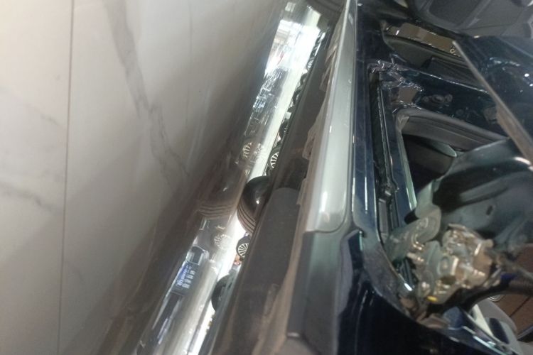 丰田 格瑞维亚 2023款 2.5L混动 旗舰VIP版局部细节9002