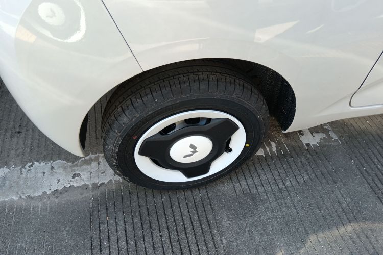 五菱汽车 宏光MINIEV 2024款 第三代 215km 青春版车身外观6008