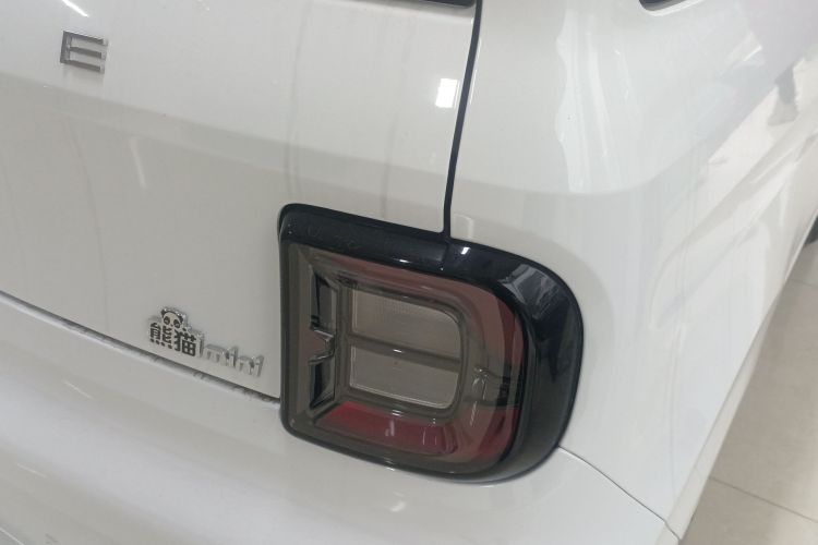 吉利银河 2024款 熊猫mini 200km 耐力熊车身外观9