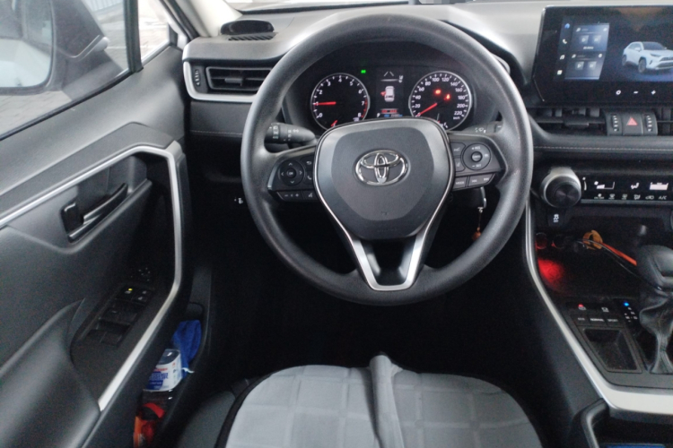 丰田 RAV4荣放 2023款 2.0L CVT两驱都市版中控内饰13