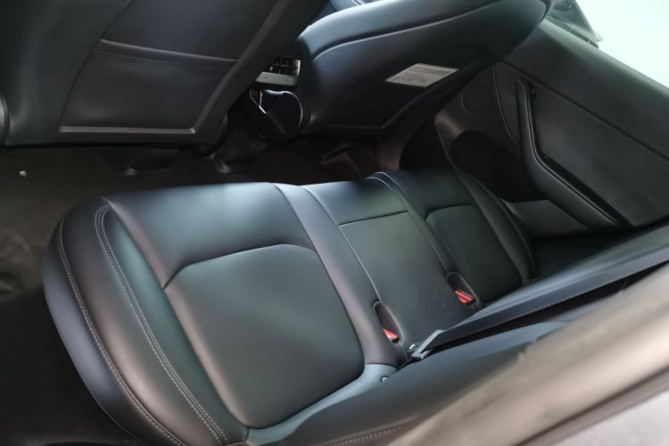 特斯拉 Model Y 2024款 Performance高性能版中控内饰7004