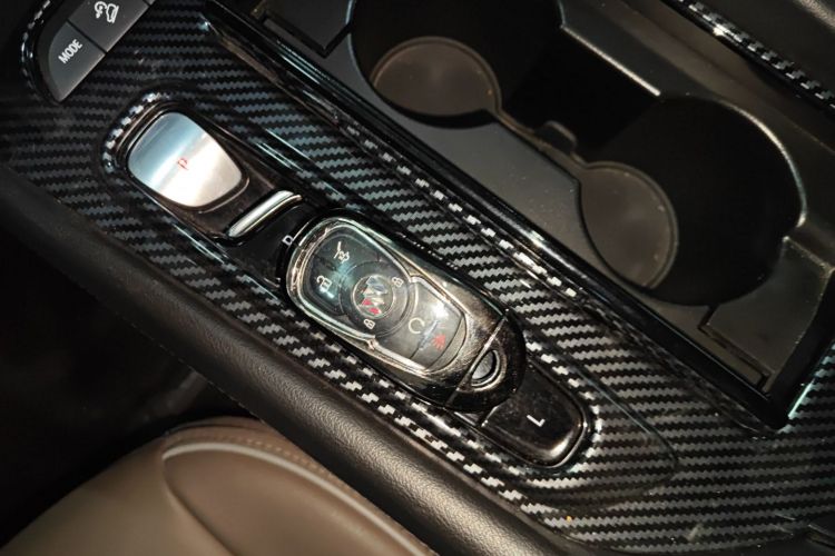 别克 昂科旗 2020款 28T 四驱旗舰型中控内饰11