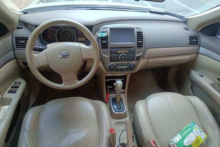 日产 轩逸 2012款 经典 1.6XE 自动舒适版中控内饰12