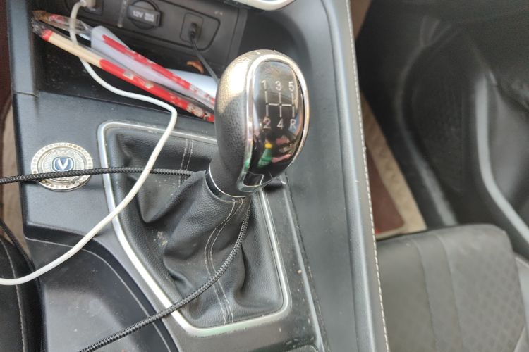 长安 逸动 2021款 PLUS 1.6L GDI 手动豪华型中控内饰18