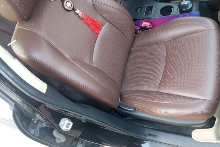 比亚迪S6 2014款 2.0L 手动豪华型 5座局部细节41