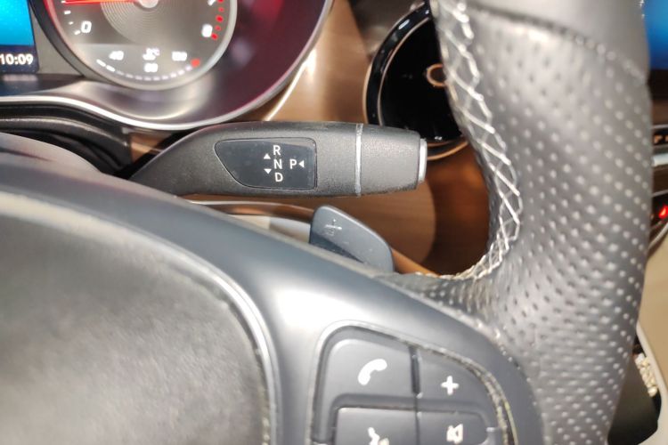 奔驰V级 2020款 V 260 L 长轴距豪华版中控内饰18