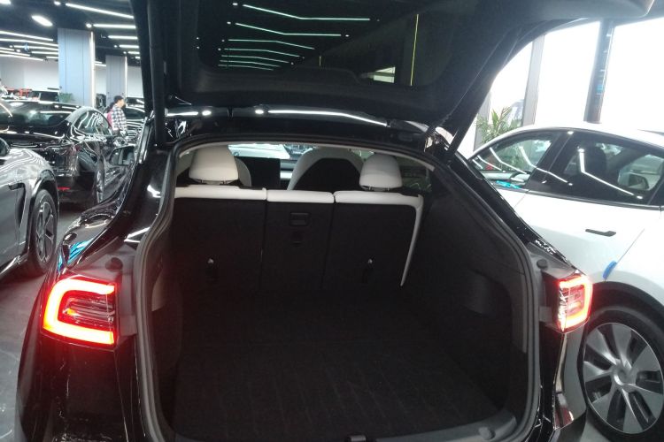 特斯拉 Model Y 2022款 改款 后轮驱动版机舱底盘23