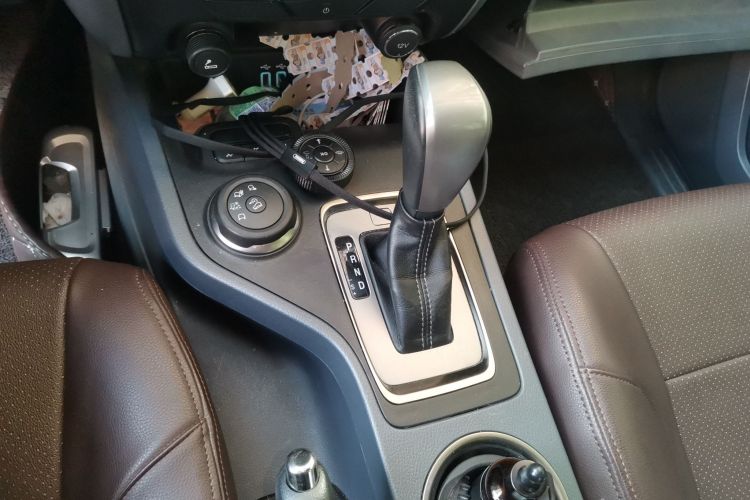 福特 撼路者 2017款 2.0T 汽油自动四驱豪华版 7座中控内饰18