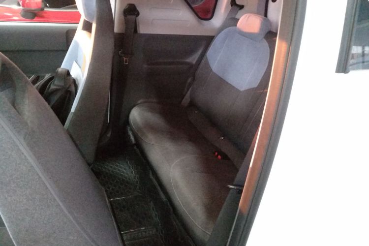 吉利银河 2023款 熊猫mini 200km 耐力熊中控内饰21