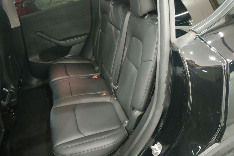 特斯拉 Model Y 2023款 后轮驱动版中控内饰21