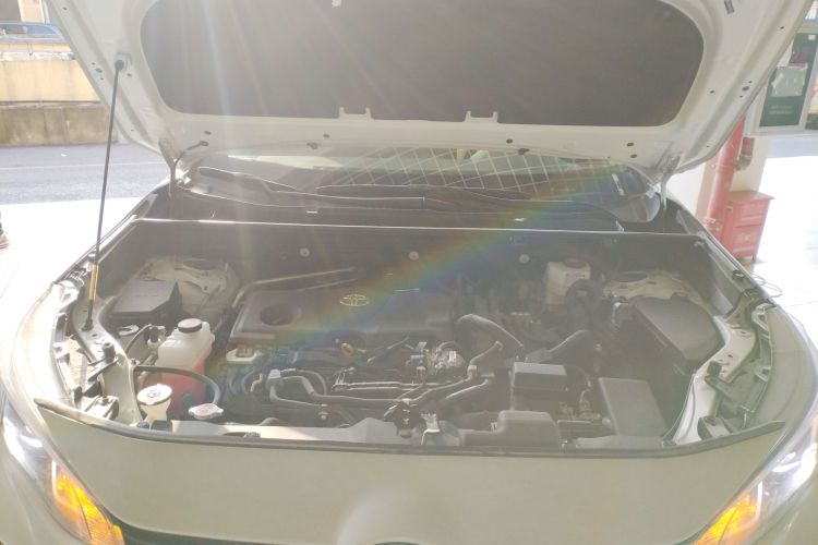 丰田 威兰达 2024款 双擎 2.5L E-CVT两驱豪华PLUS版局部细节24