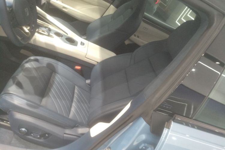 极氪001 2025款 WE版 100kWh 后驱局部细节19