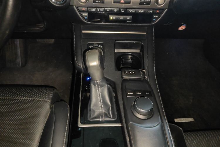 雷克萨斯ES 2015款 200 舒适版中控内饰18