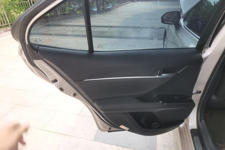 丰田 凯美瑞 2018款 2.0G 豪华版中控内饰49