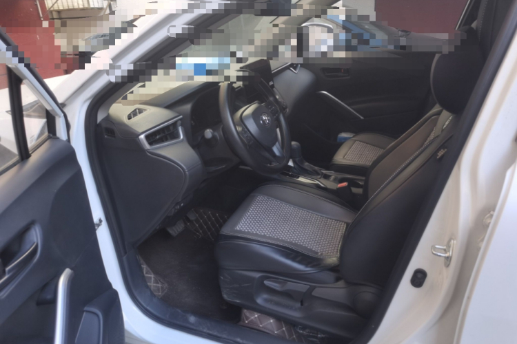 丰田 卡罗拉锐放 2023款 2.0L 先锋版中控内饰20