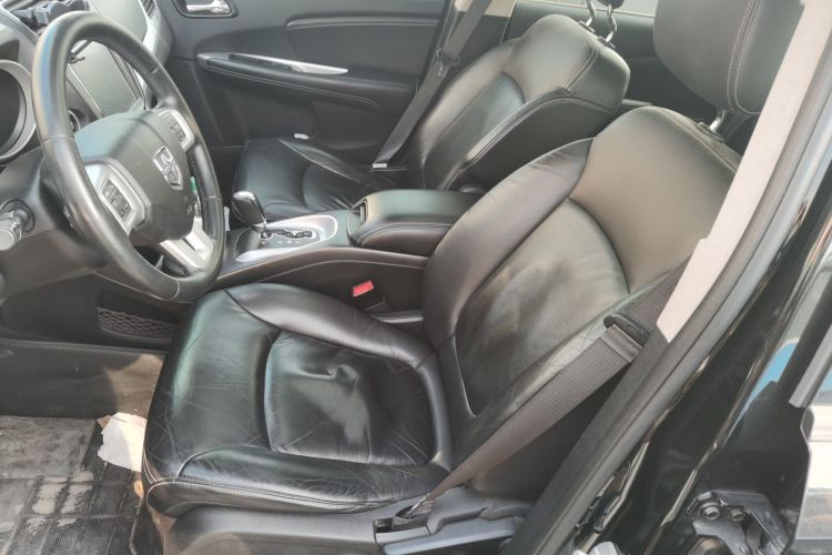 道奇 酷威 2015款 2.0TD 四驱尊尚版局部细节19