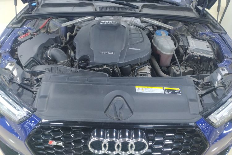 奥迪A4L 2018款 30周年年型 40 TFSI 进取型机舱底盘24