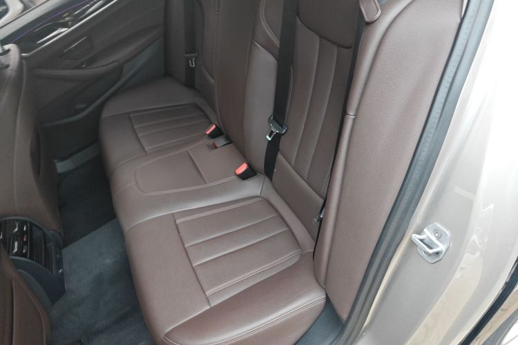 宝马5系 2019款 改款 525Li 豪华套装中控内饰21