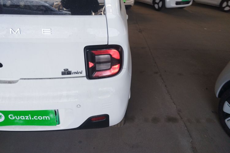 吉利银河 2024款 熊猫mini 200km 耐力熊车身外观9