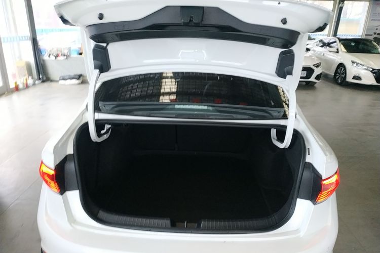 大众 速腾 2025款 300TSI DSG卓越版机舱底盘23