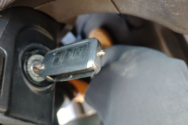 五菱汽车 五菱宏光 2015款 1.2L S 基本型国V中控内饰11