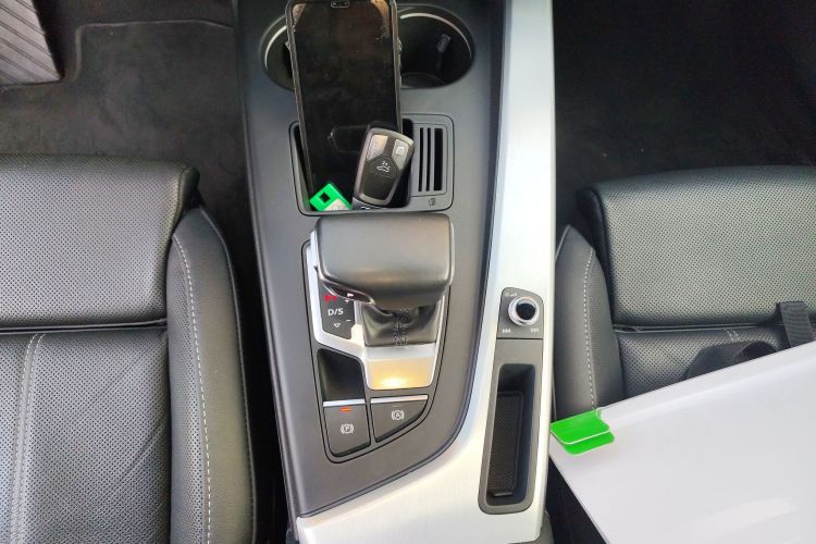 奥迪A4L 2020款 40 TFSI 时尚动感型局部细节18