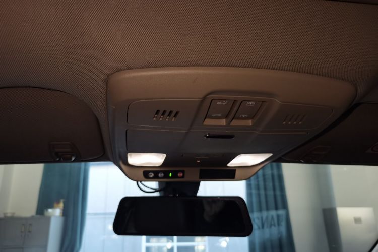 别克 昂科威 2017款 28T 四驱精英型中控内饰22