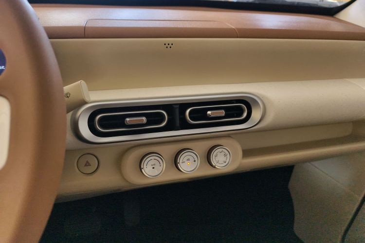 五菱汽车 宏光MINIEV 2024款 第三代 215km 青春版中控内饰16