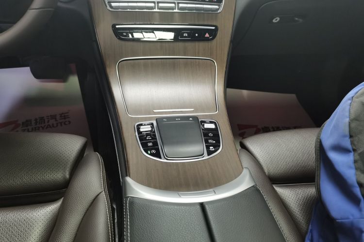 奔驰GLC 2020款 改款 GLC 300 L 4MATIC 豪华型中控内饰18