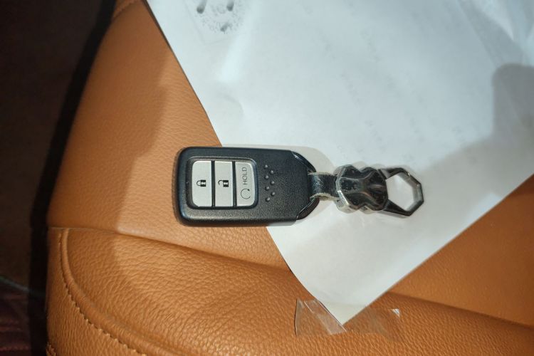 本田 思域 2021款 HATCHBACK 220TURBO CVT新锐控中控内饰7001