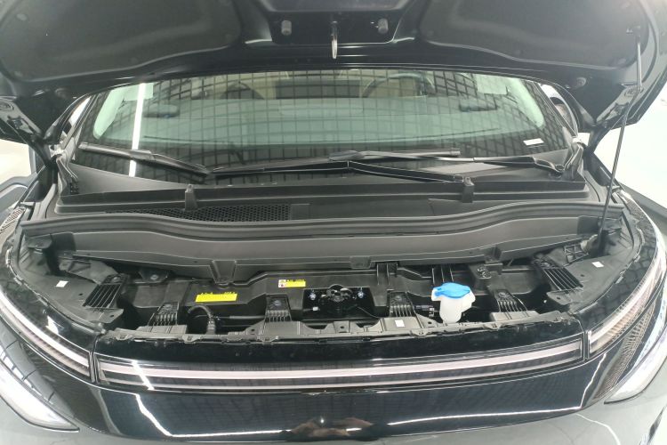 小鹏X9 2024款 610长续航Pro机舱底盘24