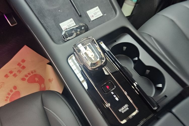 鸿蒙智行 问界M7 2022款 1.5T 四驱旗舰版中控内饰18