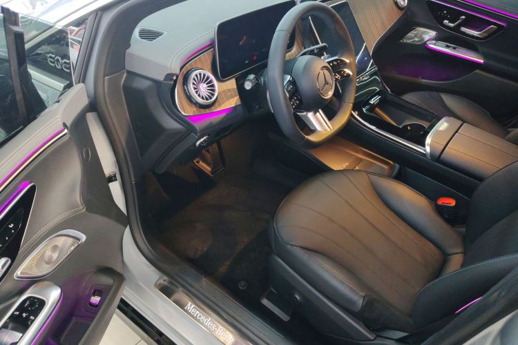 奔驰EQE 2022款 350 先锋版中控内饰20